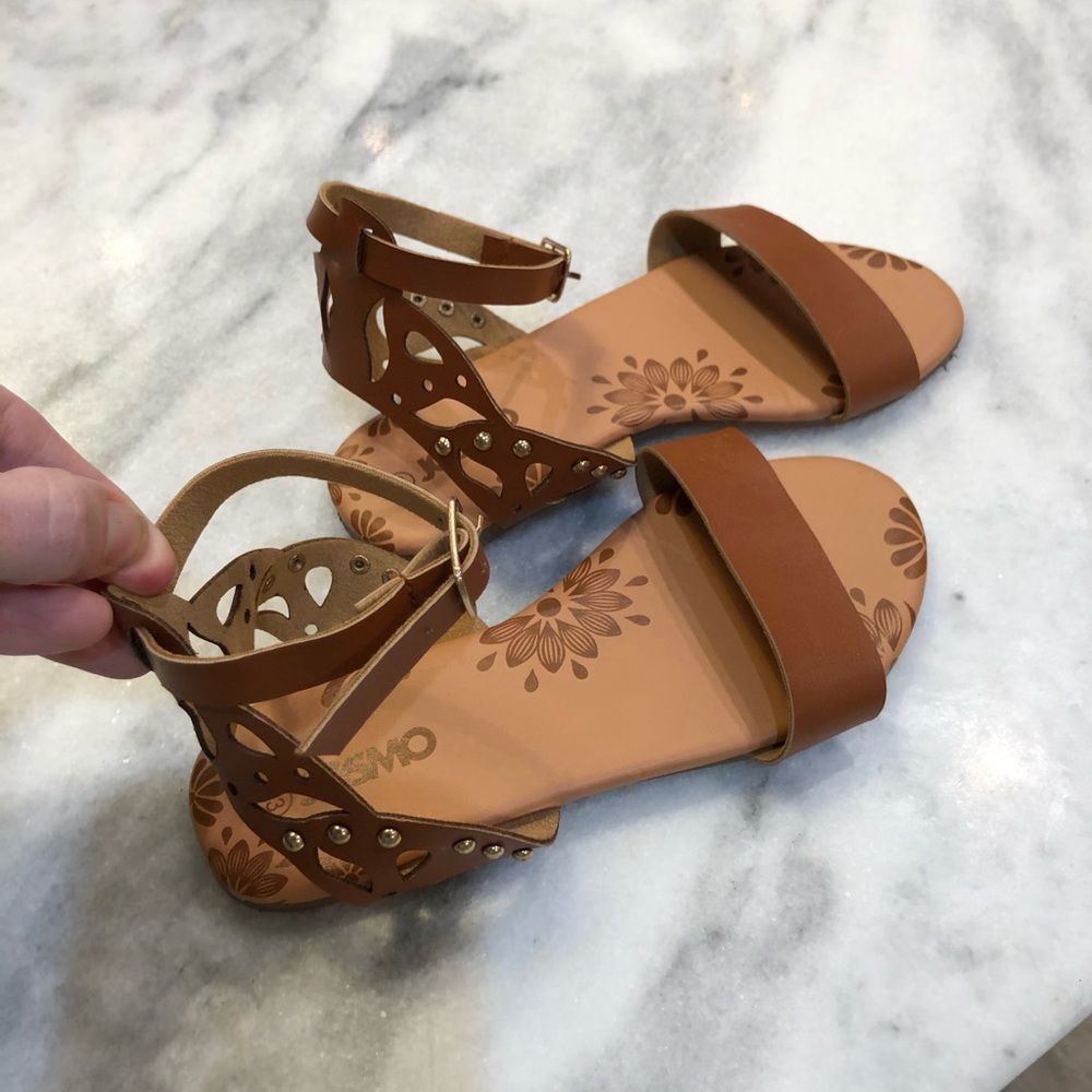 Tan sandal
